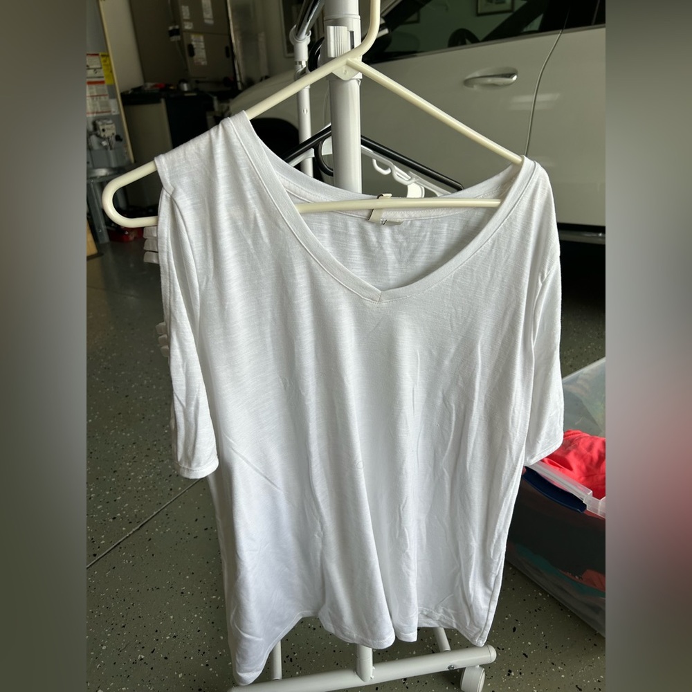 White Women's Top with open sleeves